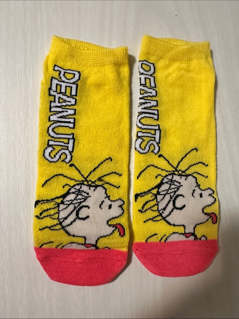 Peanuts Yellow and Pink Character Ankle Socks
